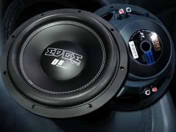 https://www.epicenterofsound.ru/files/products/79iF7CdVJsU.800x600w.jpg?adede1b63c597bf6733660b77129ef46